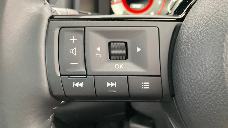 Nissan Qashqai 1.3 DiG-T MH Premiere Edition 5dr Petrol Hatchback